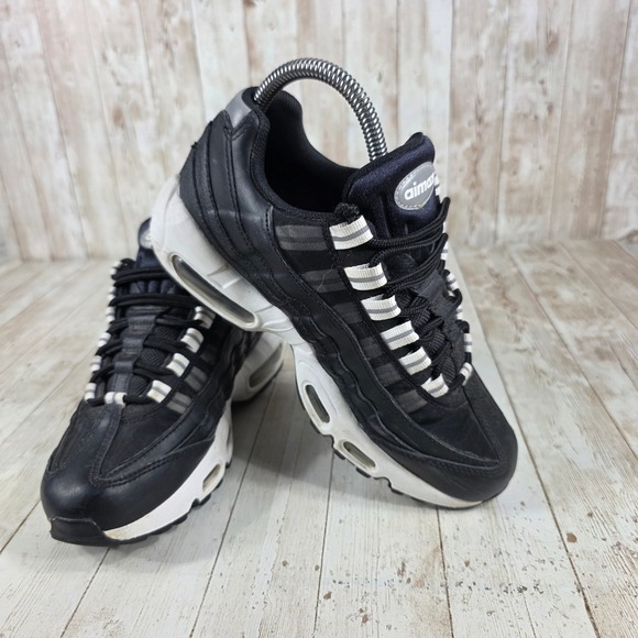 Nike Air Max 95 Sneakers Women's Size 6 Black Running Shoes Athletic - Picture 6 of 8